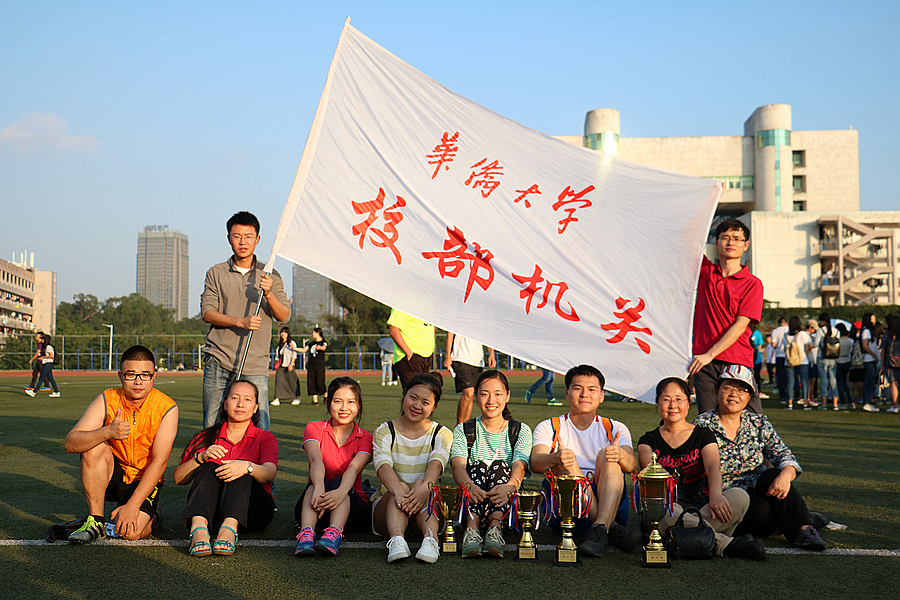 ���������������ٻ��39��У�˻�̹��������ֵܷڶ������������·��н�